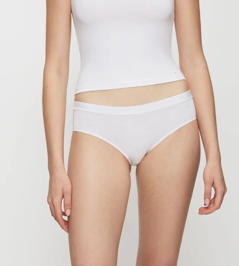Triumph – Smart Natural Hipster Ex White