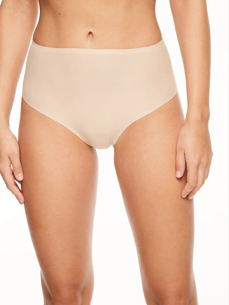 Chantelle – Softstretch-Tanga mit hoher Taille, hautfarben