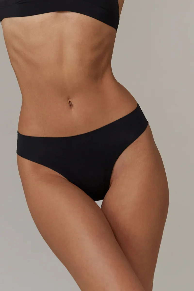 Aruelle - Esme Laser-Cut Tanga mit mittlerer Taille Schwarz
