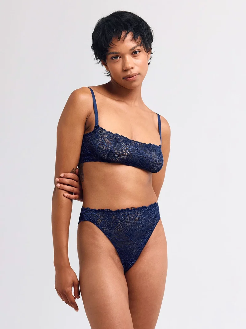 Fluid Lace High Waist Brazil String