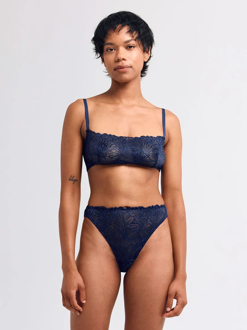 Fluid Lace Bandeau Bralette